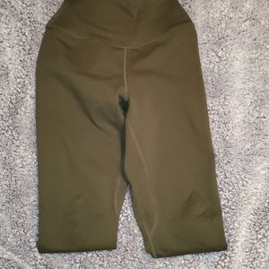 Balance athletica olive green